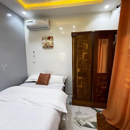 Villa Adja Nafy A Saly Gandigal Exterior foto