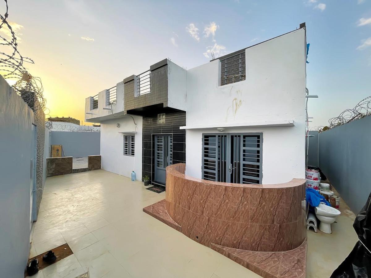 Villa Adja Nafy A Saly Gandigal Exterior foto