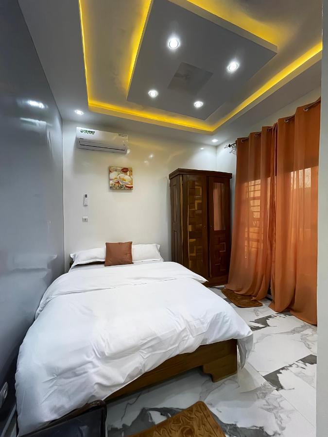 Villa Adja Nafy A Saly Gandigal Exterior foto