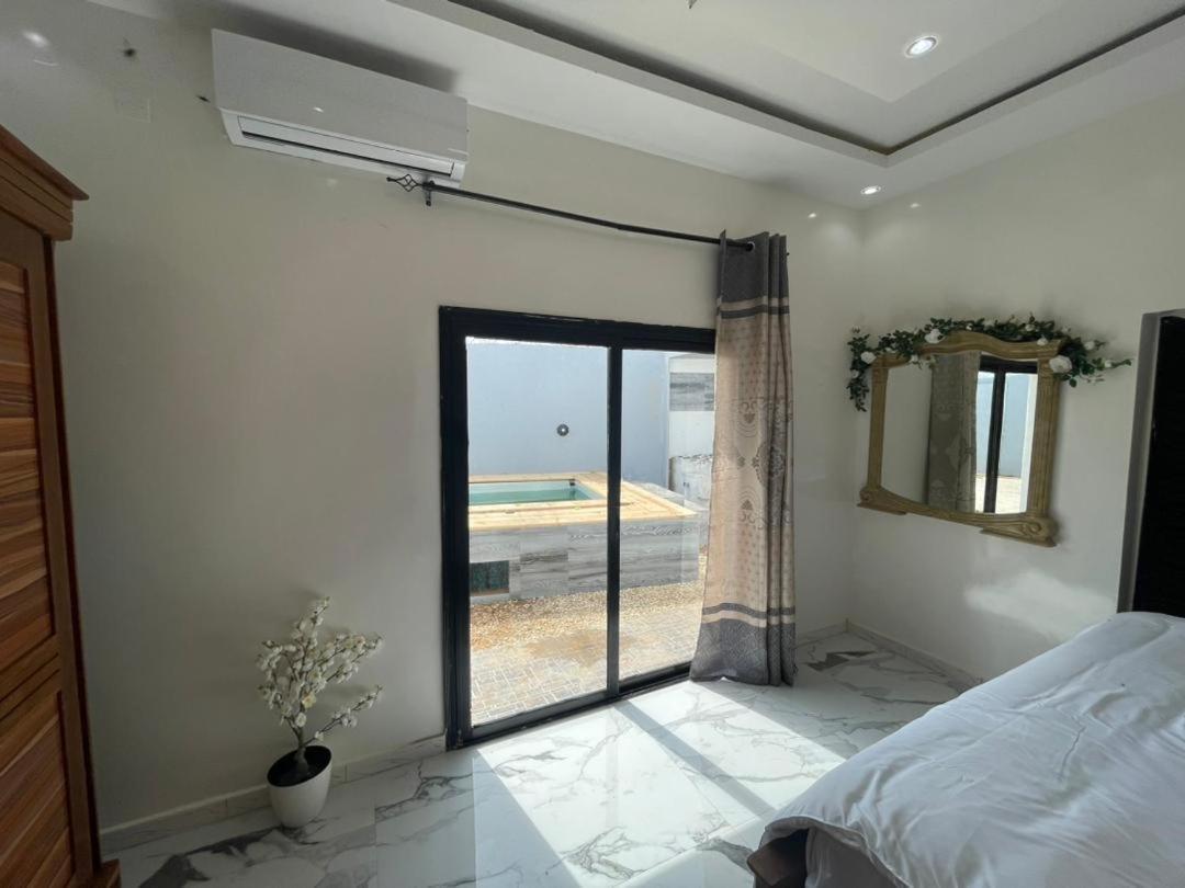 Villa Adja Nafy A Saly Gandigal Exterior foto